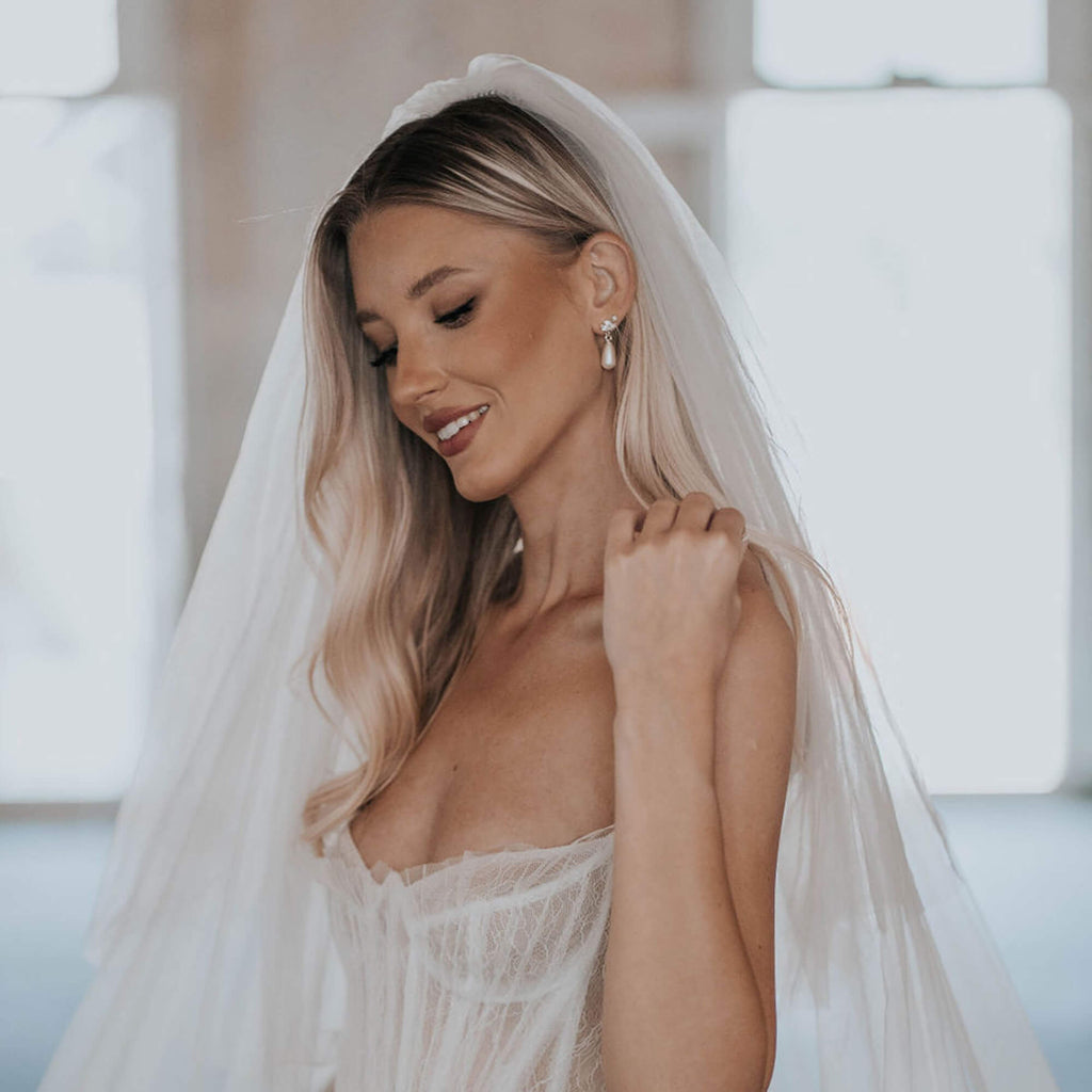 עגילי Hodaya: עגילים קטנטנים עדינים | דנה מנצור