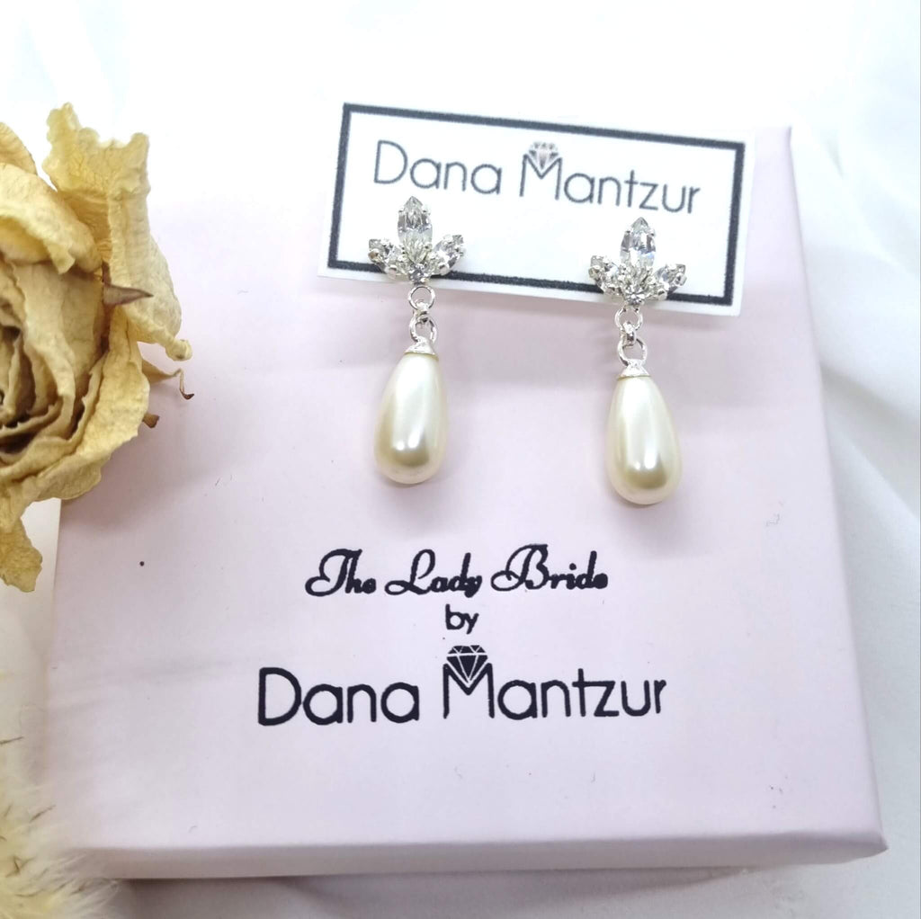 עגילי פנינים וכסף, עגילי קייטלין, הכלה ליידי