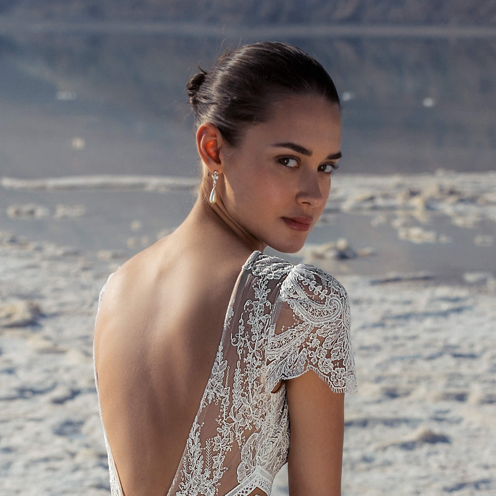 עגילי פנינה, עגילי דרלין, הכלה ליידי