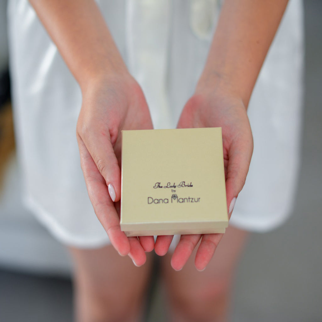 דנה מנצור עגילי שירה, עגילי חתונה, דנה מנצור