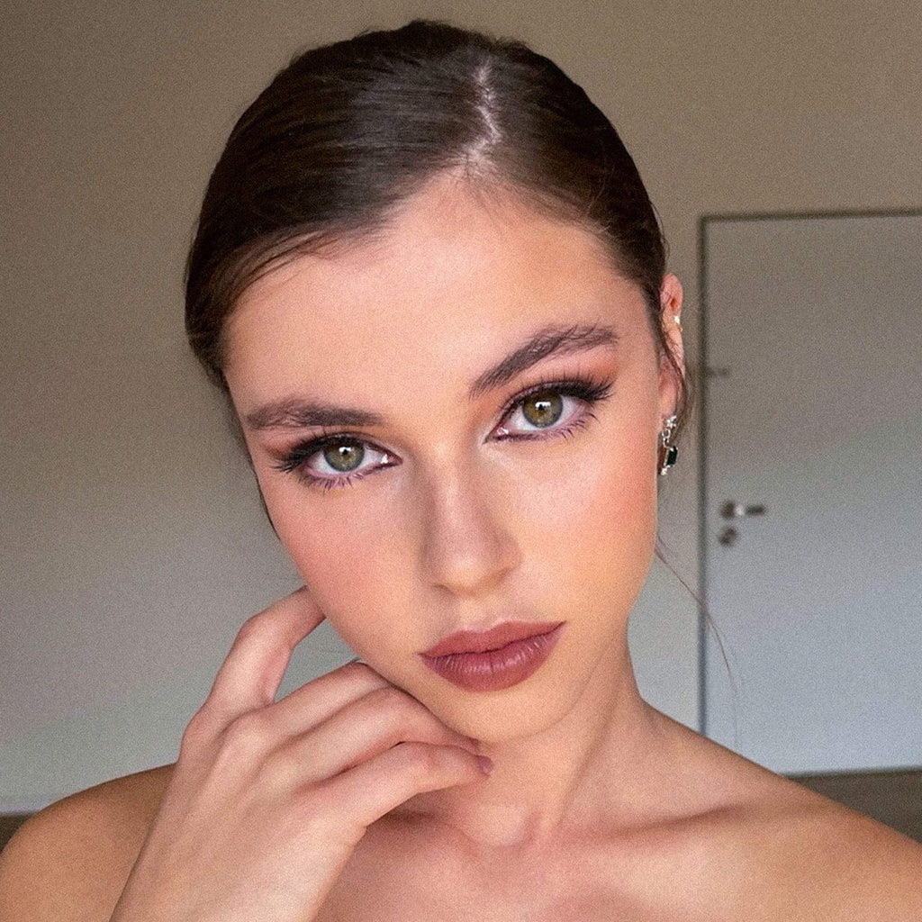 עגילי אמרלד עדינים, עגילי ג'וליה, הכלה של הגברת