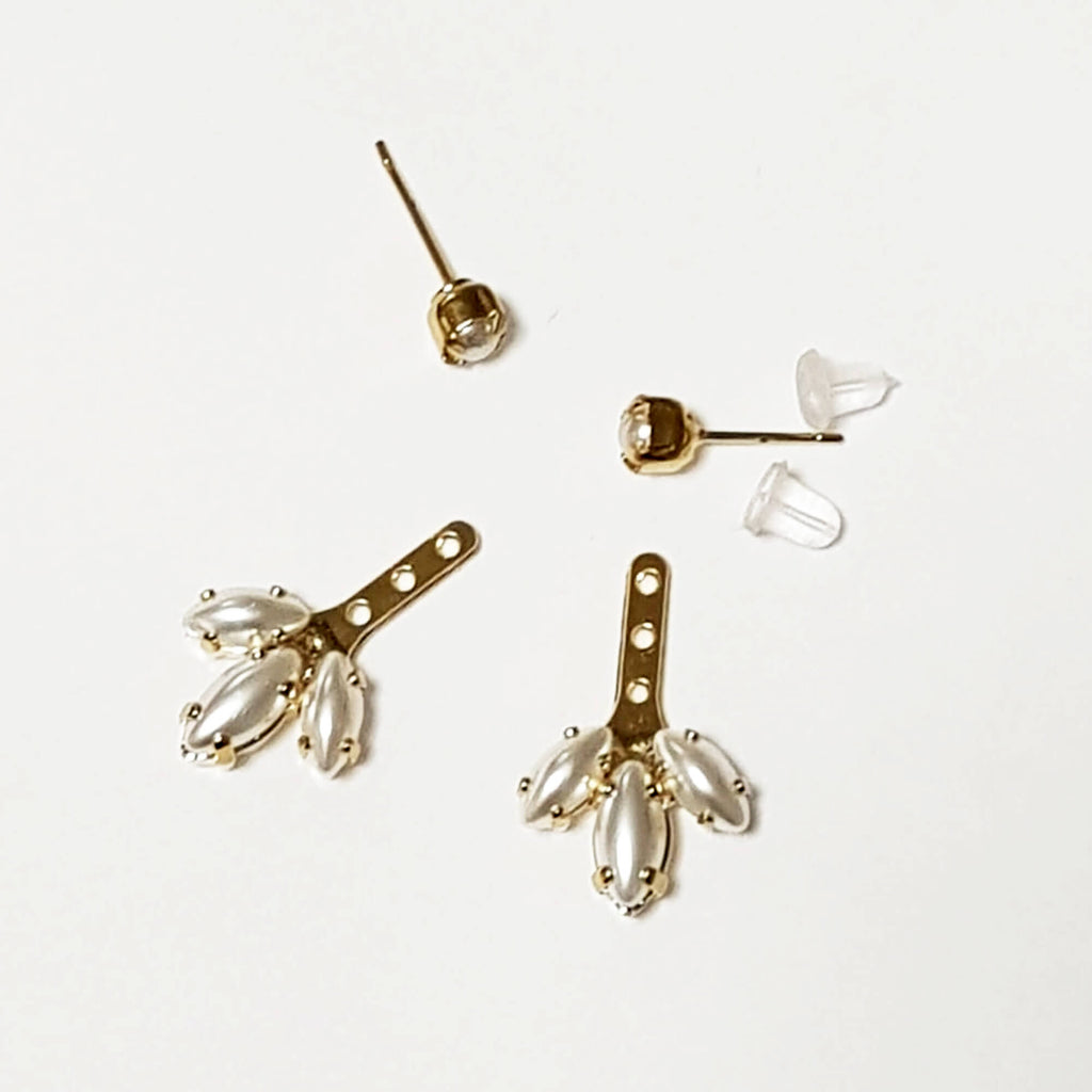 מעילי אוזן בייבי רוקו - עגילי פנינה קדמיים מאחור | הגברת הכלה