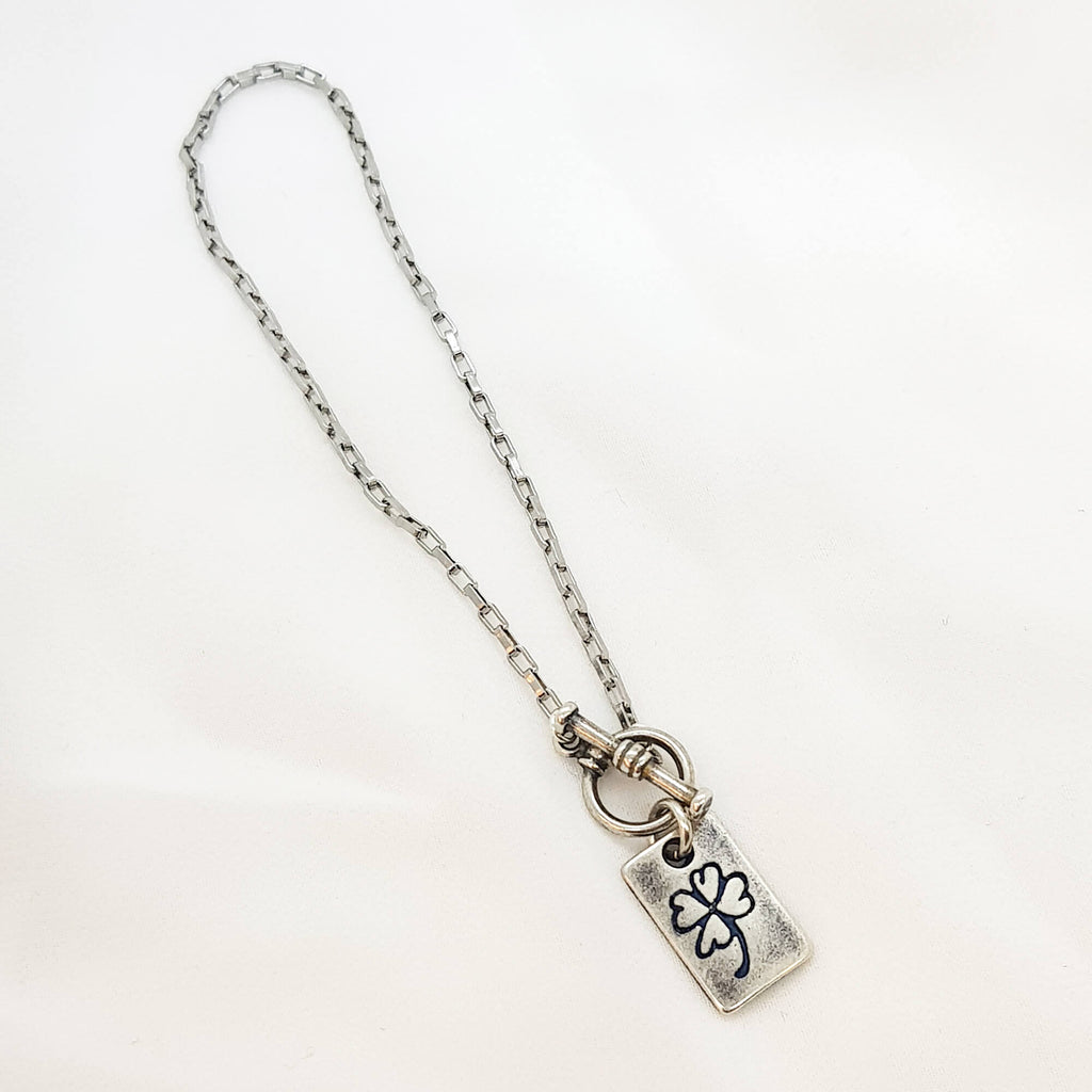 צמיד צ'ארם, צמיד תלתן, דנה מנצור