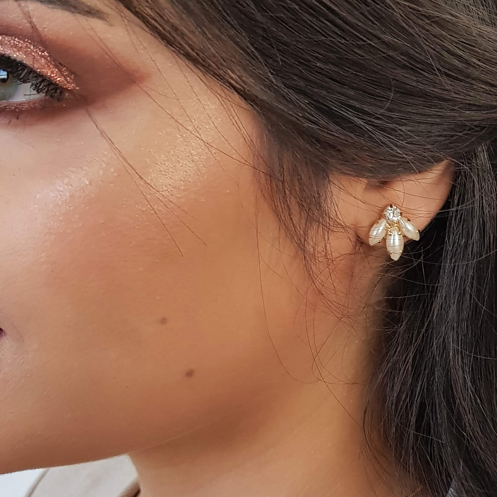 עגילי שירה, עגילי פנינה, דנה מנצור