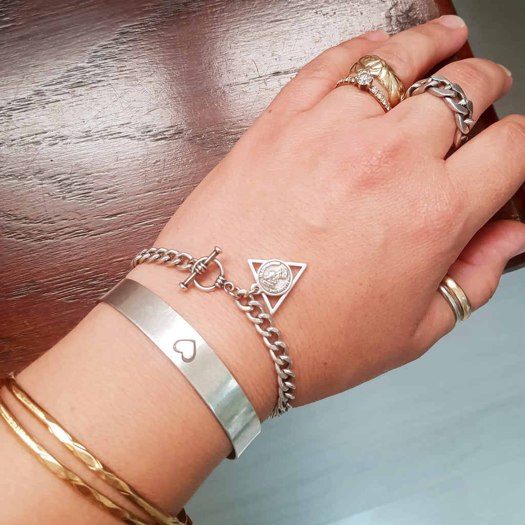 צמיד גורמה עדין, צמיד סיליה, דנה מנצור