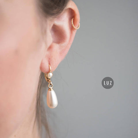 tear drop pearl earrings