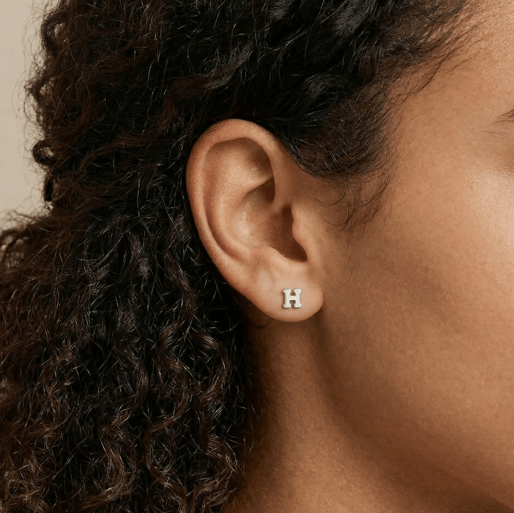 עגילי כסף סטרלינג עם אותיות ראשונות