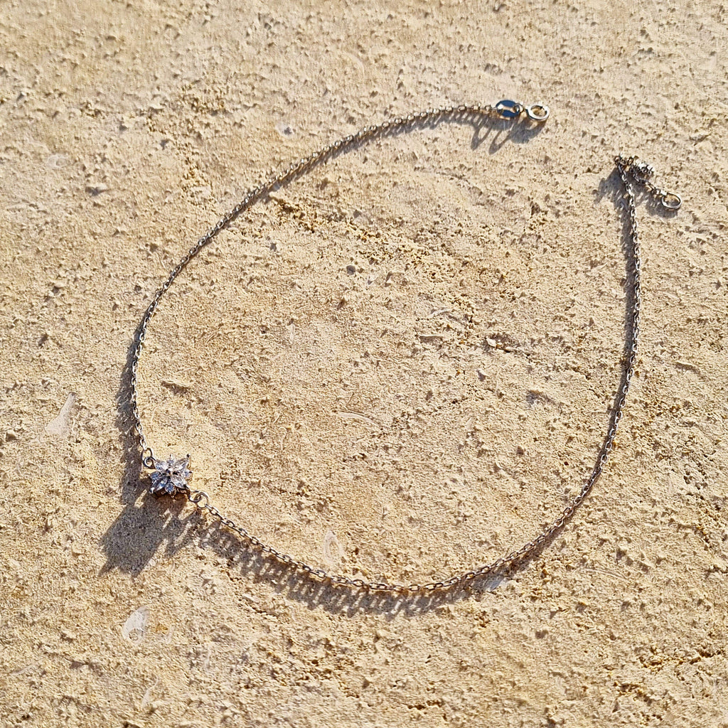 Colgante Choker / Bracelet, Thin silver chain bracelet, Dana Mantzur