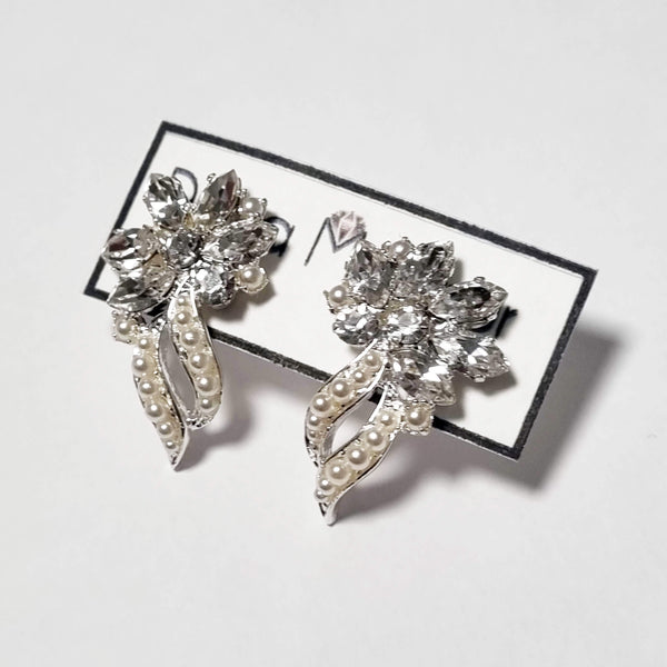 Cluster vintage earrings