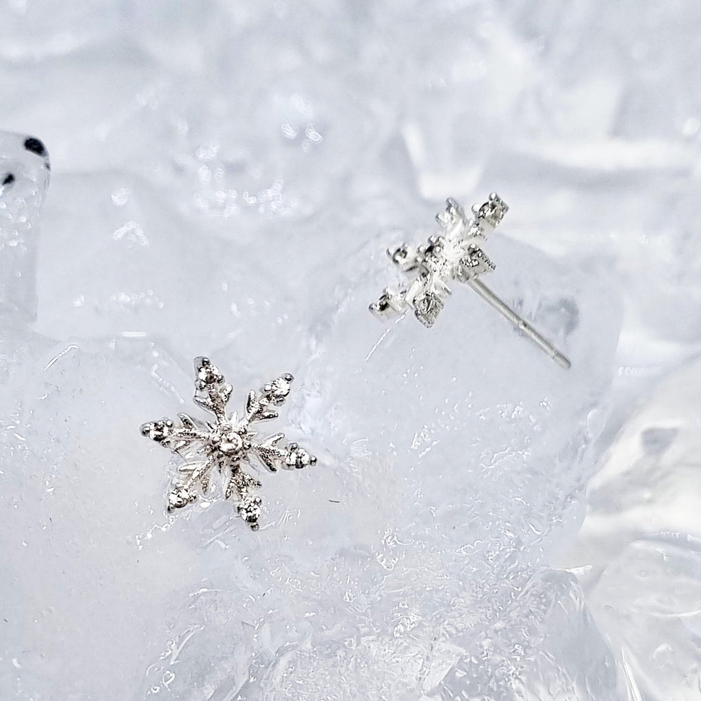 Snowflake Earrings: Gift for her earrings, Dana Mantzur 