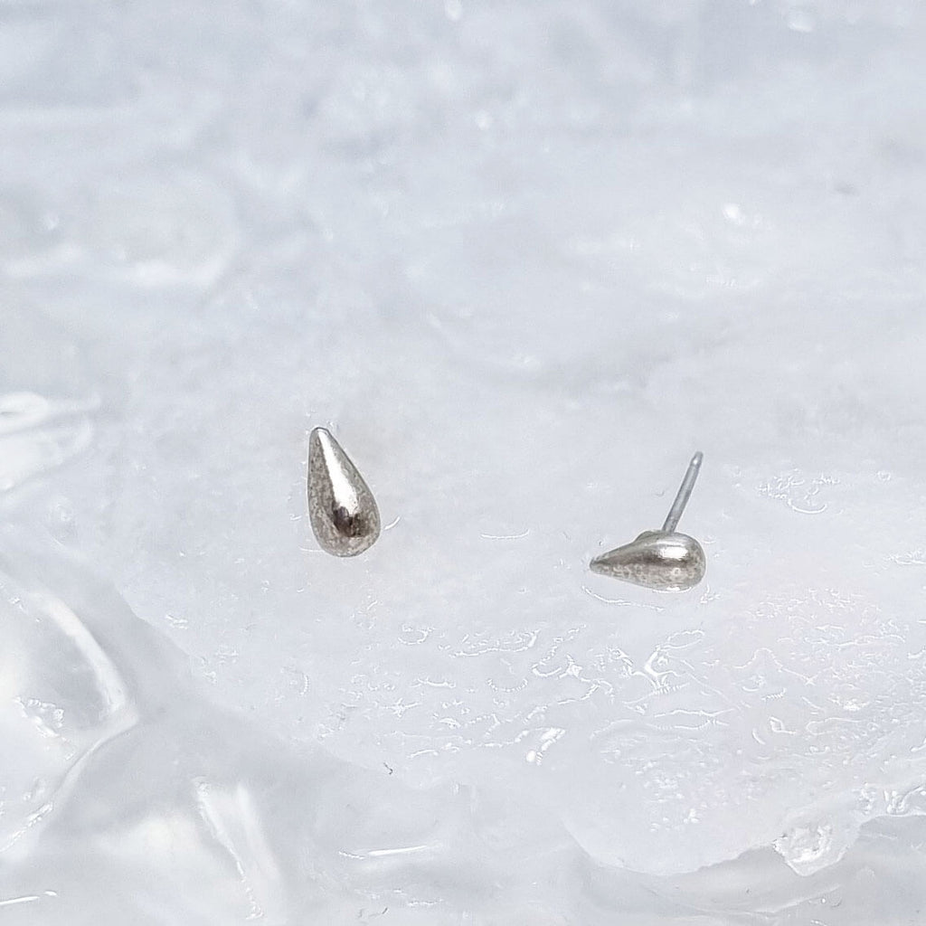 Cole earrings: Minimalist every day wear stud earrings | Dana Mantzur