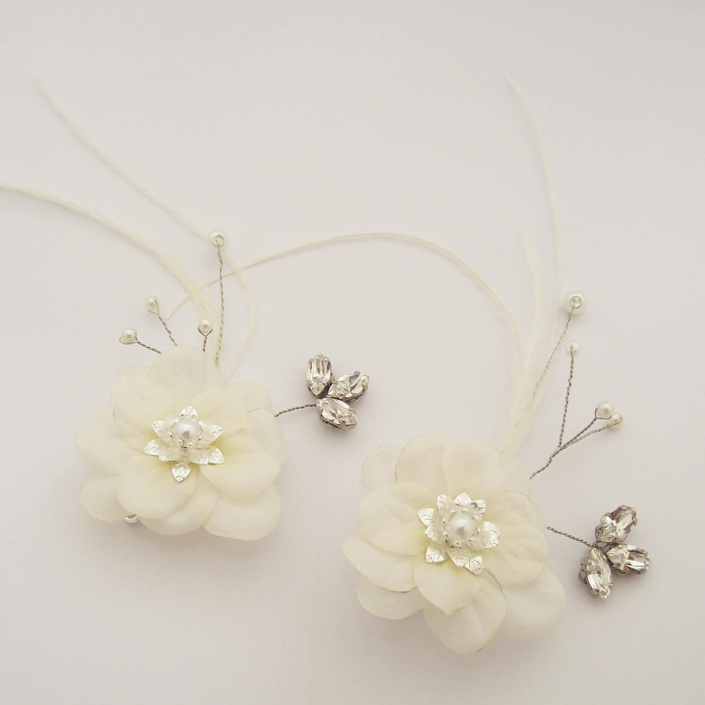 Flora Hairpin - White hair clip wedding | The Lady Bride