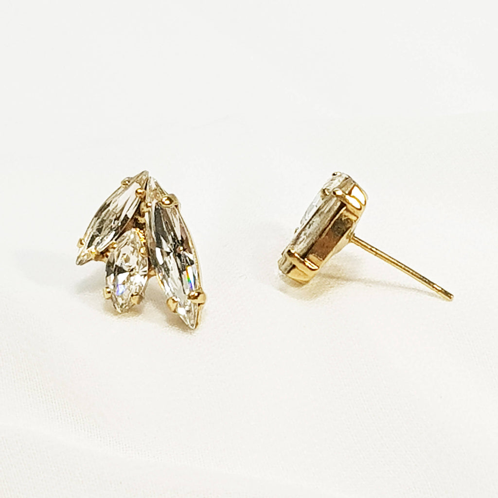 Gold minimalist earrings