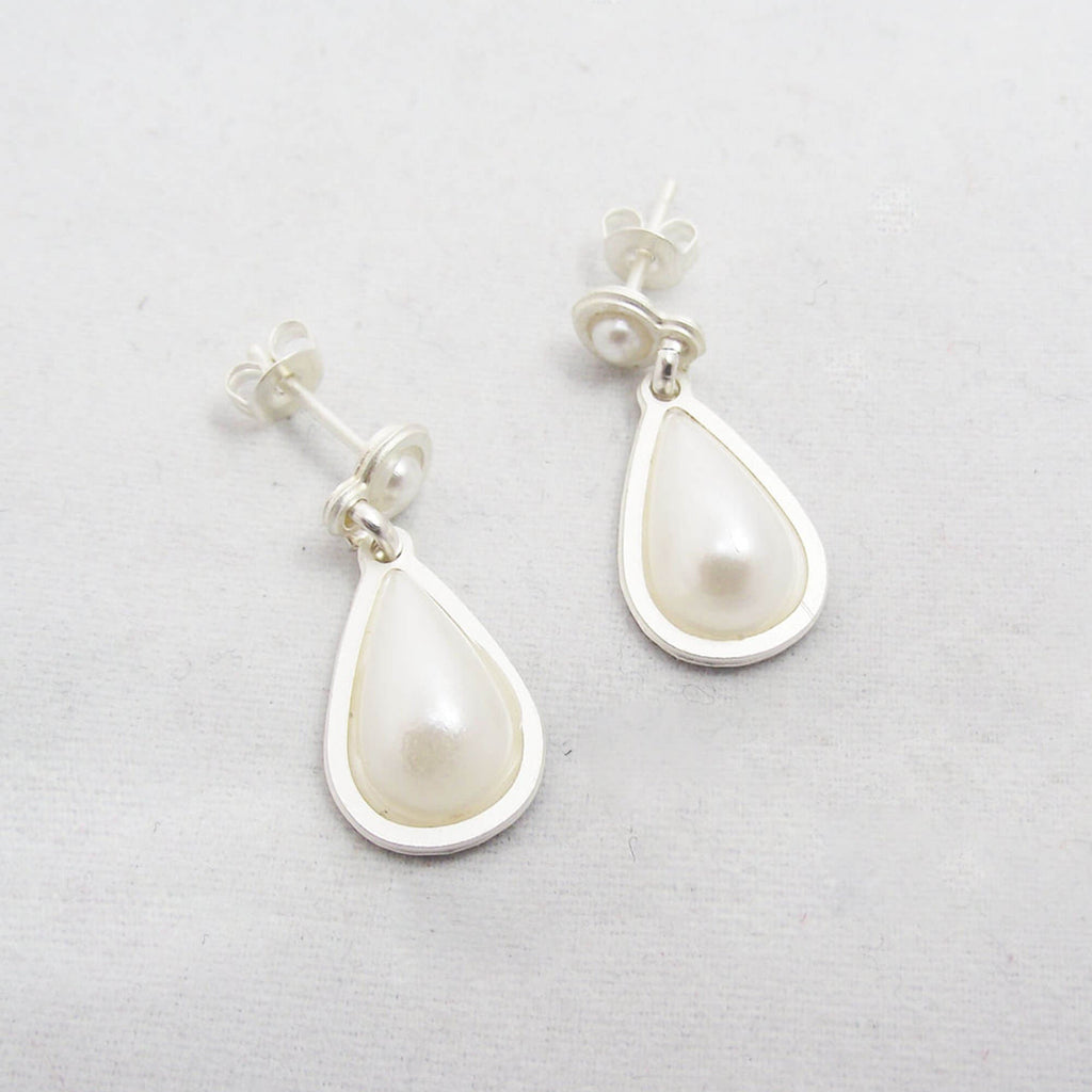 Bridal pearl earrings