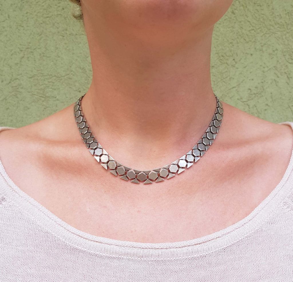 Light weight necklace, Onor necklace, Dana Mantzur