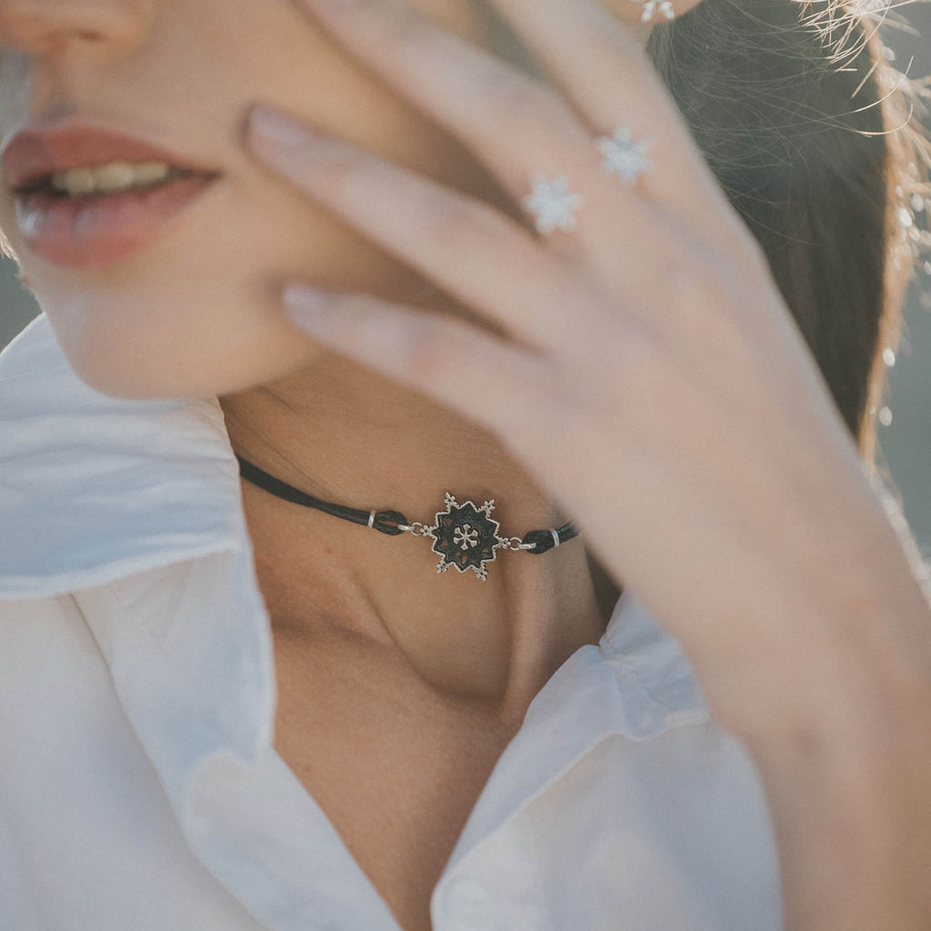 Spagezini choker - Minimalist choker| Dana Mantzur