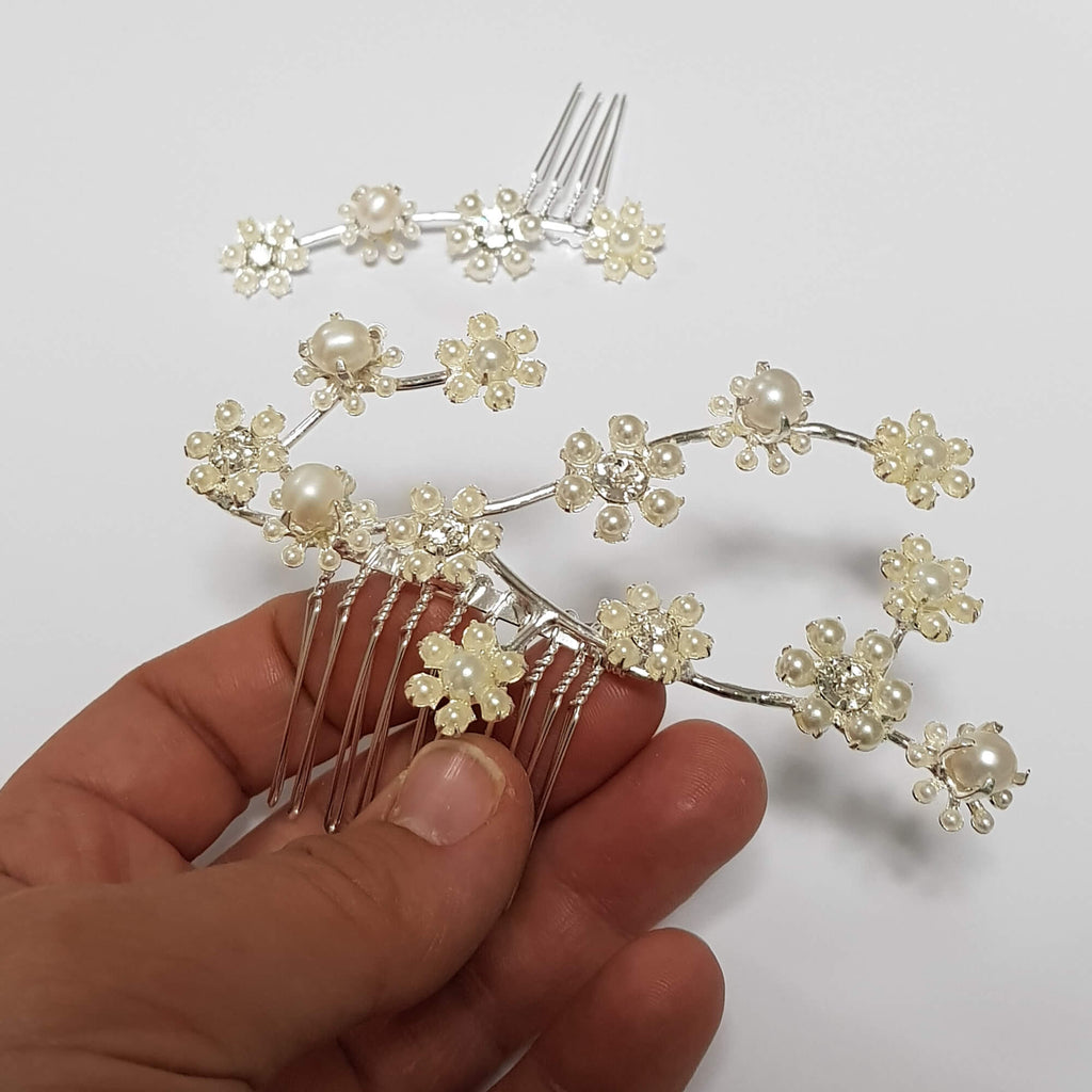Tiny flowers hair comb